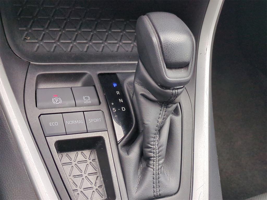 2023 Toyota RAV4 XLE 14