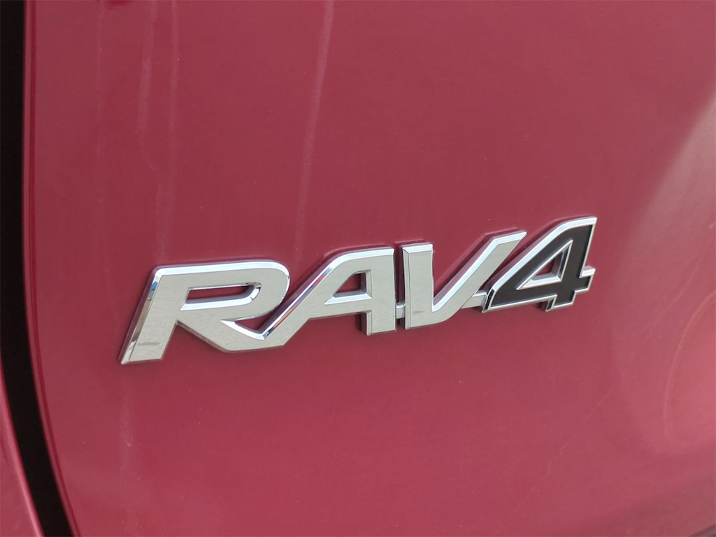 2023 Toyota RAV4 XLE 25