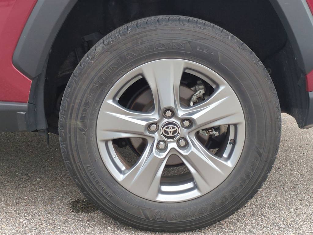 2023 Toyota RAV4 XLE 7
