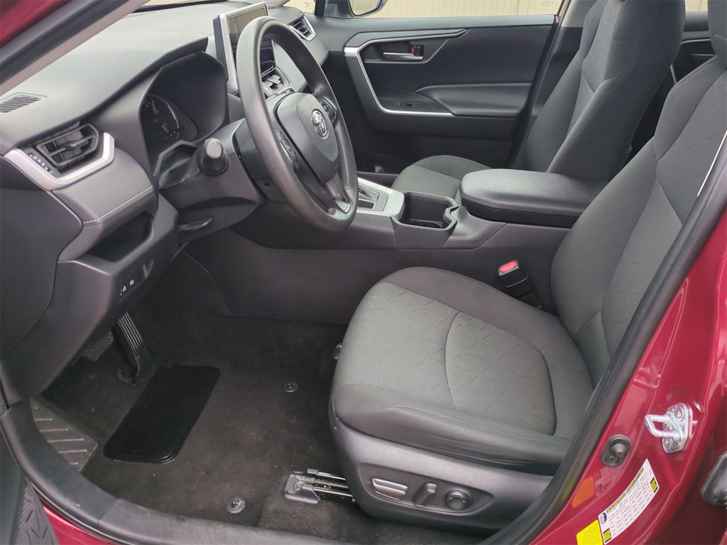 2023 Toyota RAV4 XLE 9