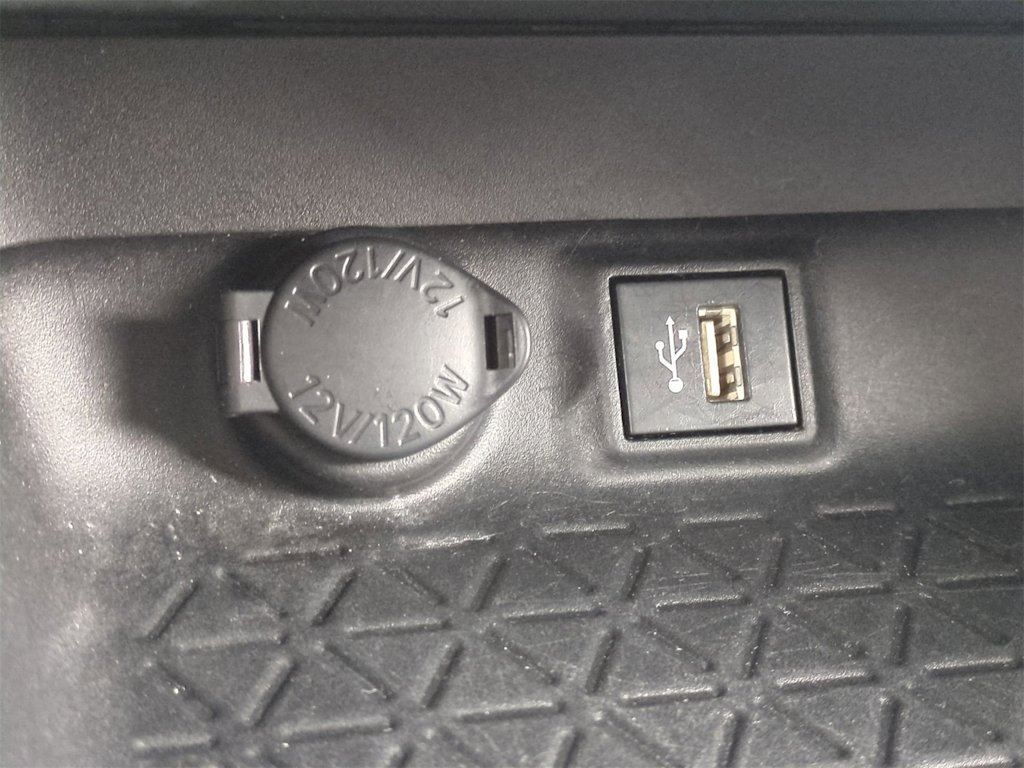 2023 Toyota RAV4 XLE 34
