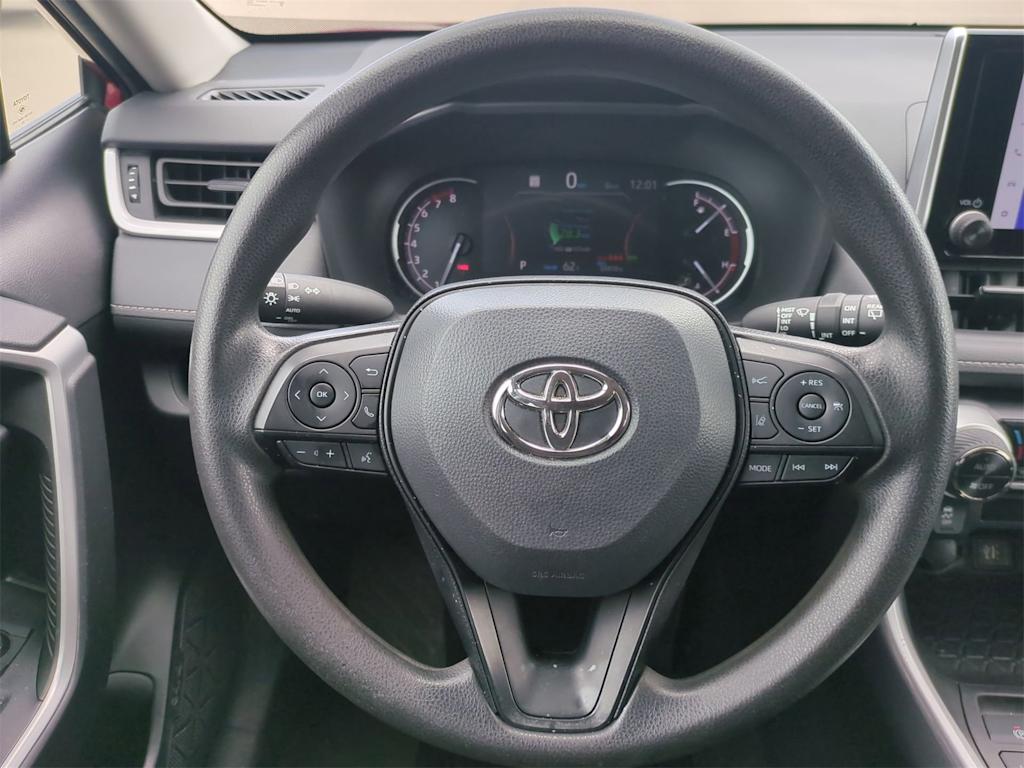 2023 Toyota RAV4 XLE 12