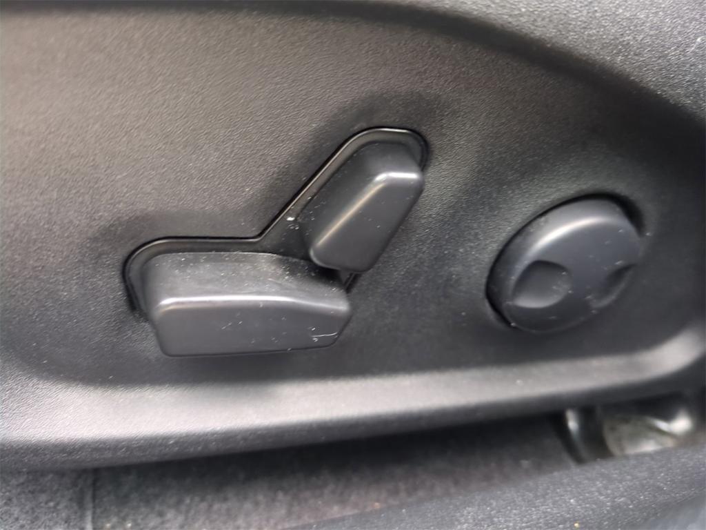 Thumbnail: 2023 Jeep Compass - 26