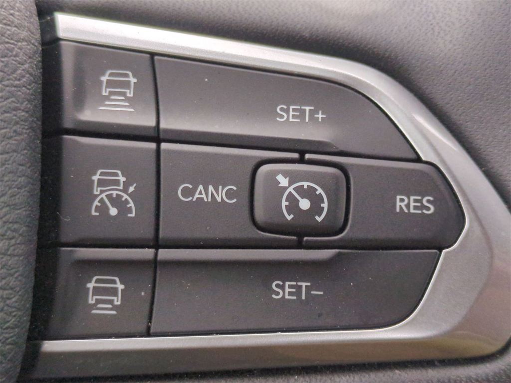 Thumbnail: 2023 Jeep Compass - 30