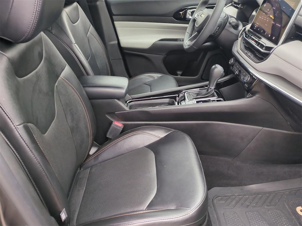 Thumbnail: 2023 Jeep Compass - 11