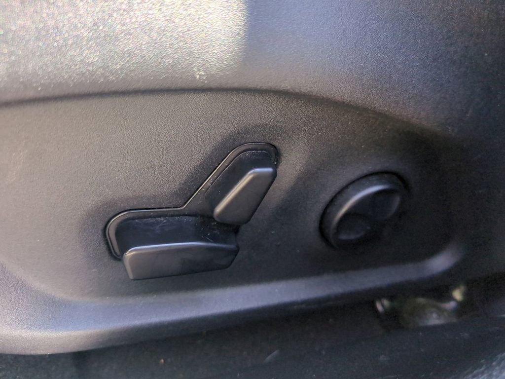 Thumbnail: 2021 Jeep Compass - 25