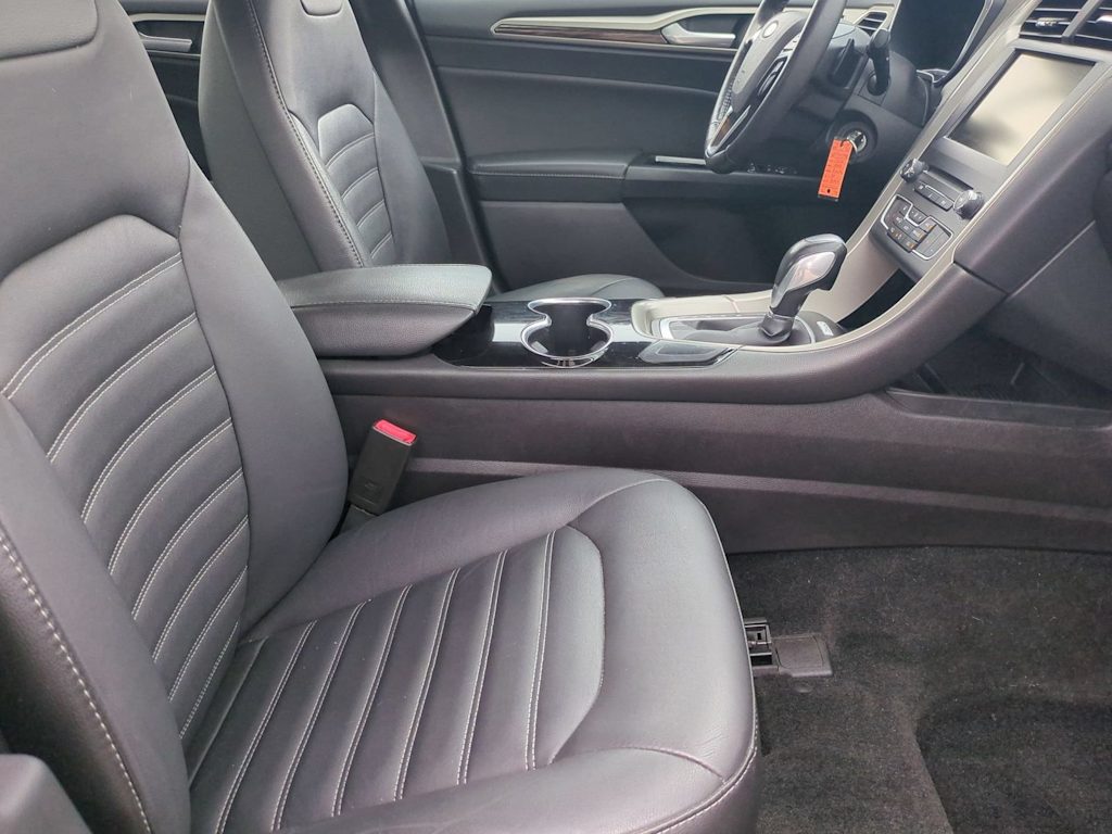 Thumbnail: 2016 Ford Fusion - 11