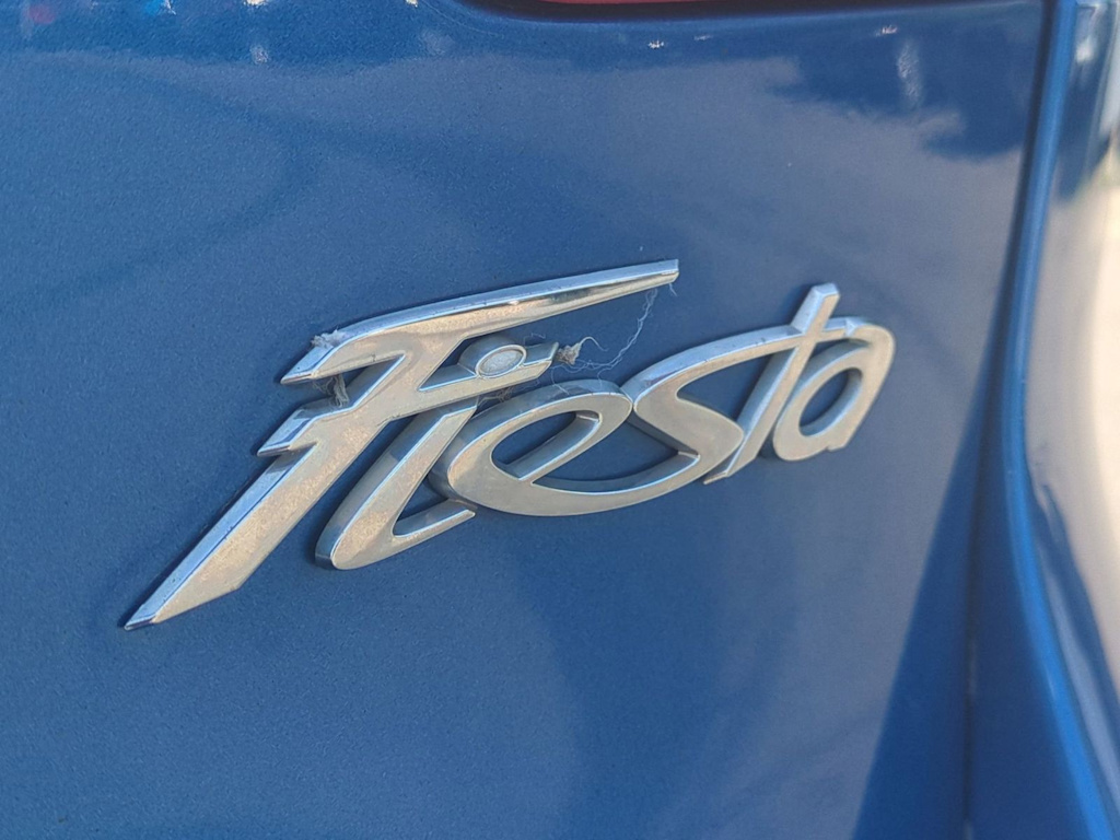 Thumbnail: 2011 Ford Fiesta - 24