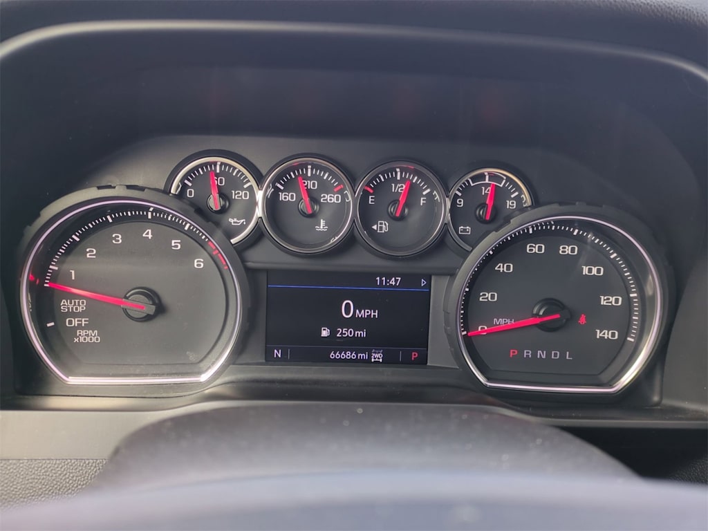 Thumbnail: 2020 Chevrolet Silverado 1500 - 16