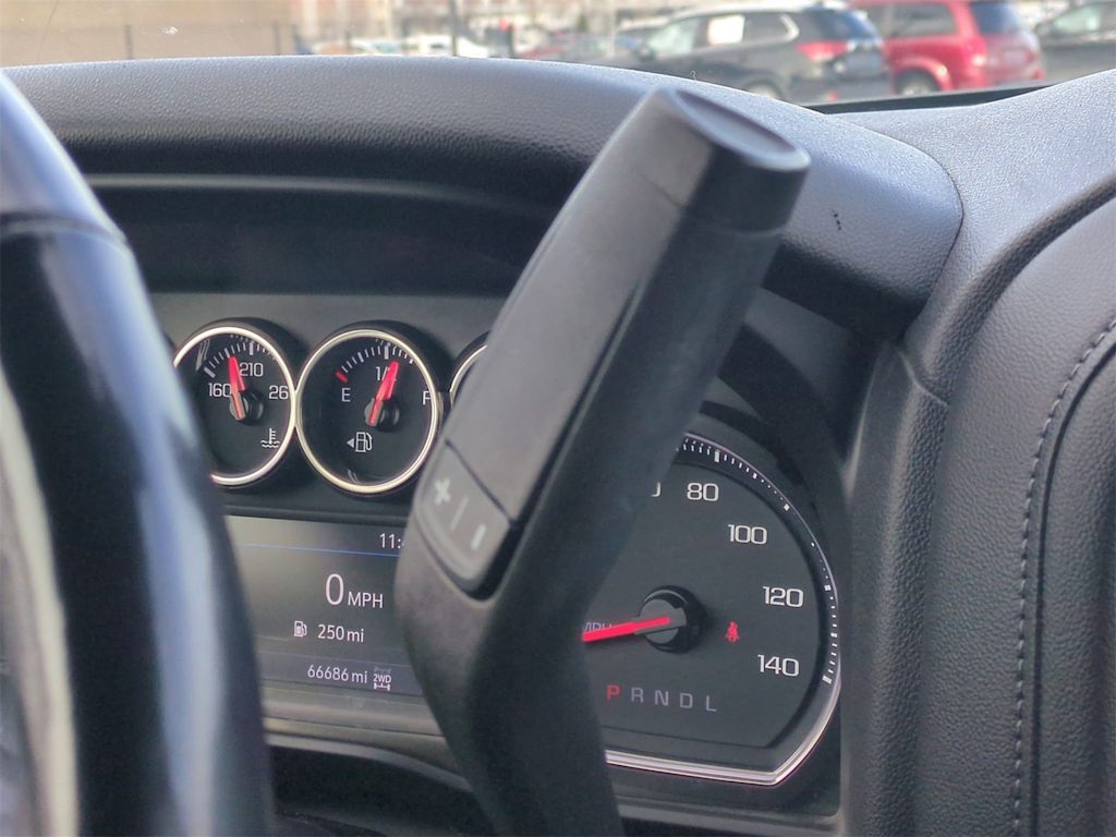 Thumbnail: 2020 Chevrolet Silverado 1500 - 35