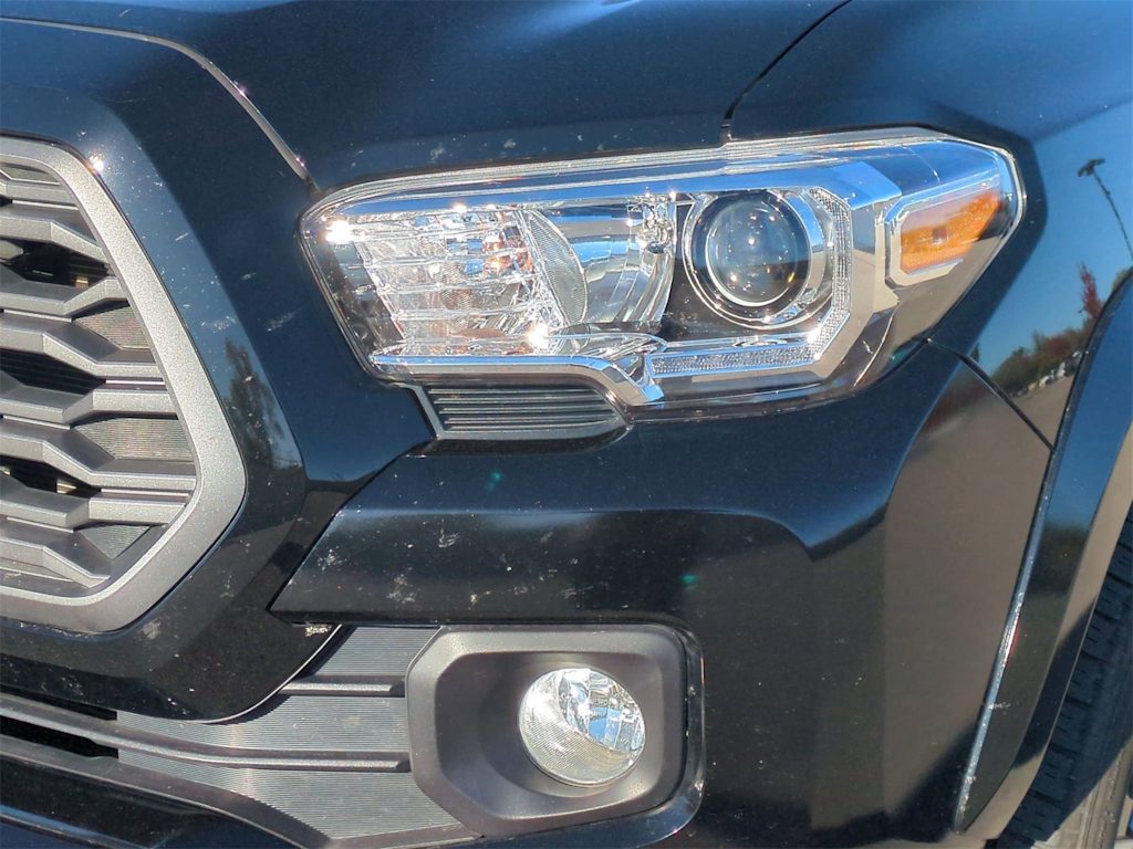 Thumbnail: 2023 Toyota Tacoma - 24