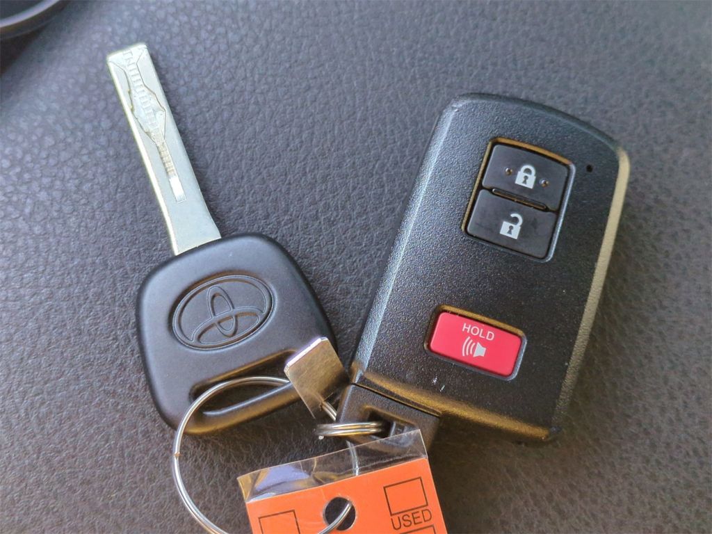 Thumbnail: 2023 Toyota Tacoma - 18