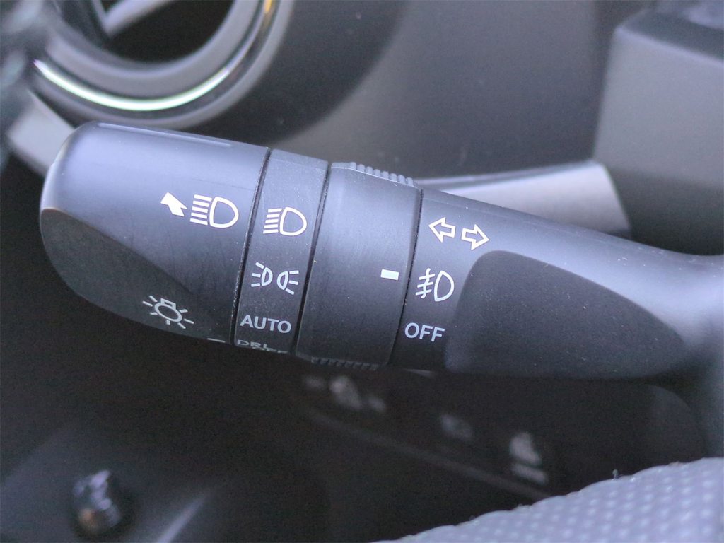 Thumbnail: 2023 Toyota Tacoma - 32