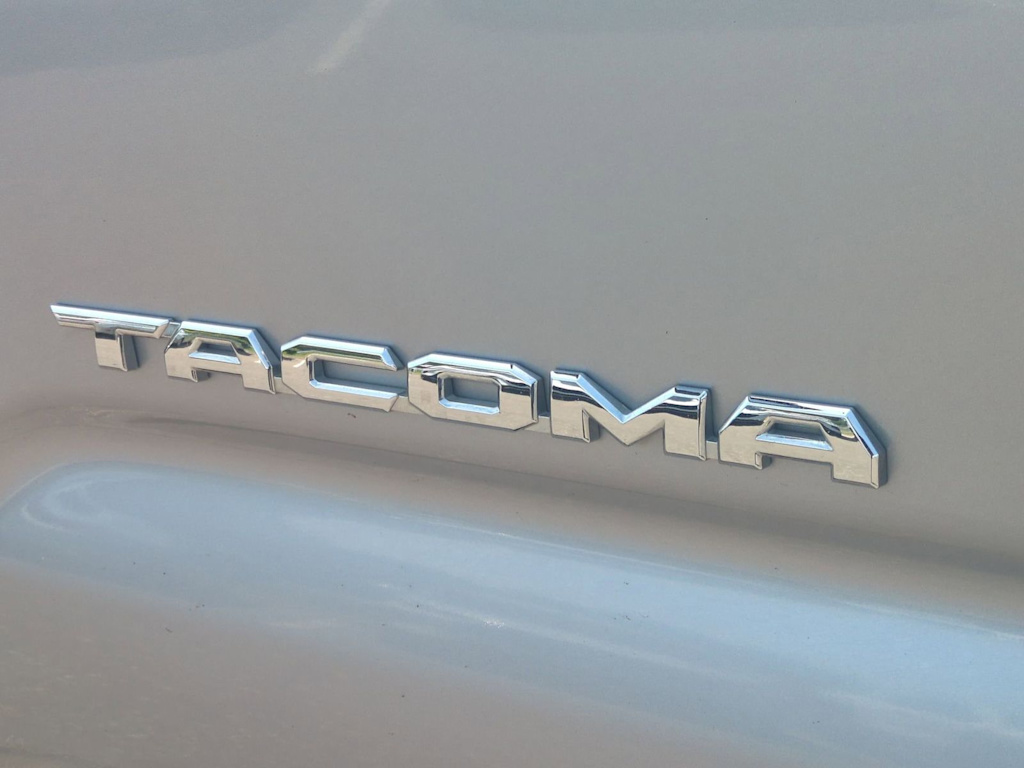 Thumbnail: 2020 Toyota Tacoma - 25