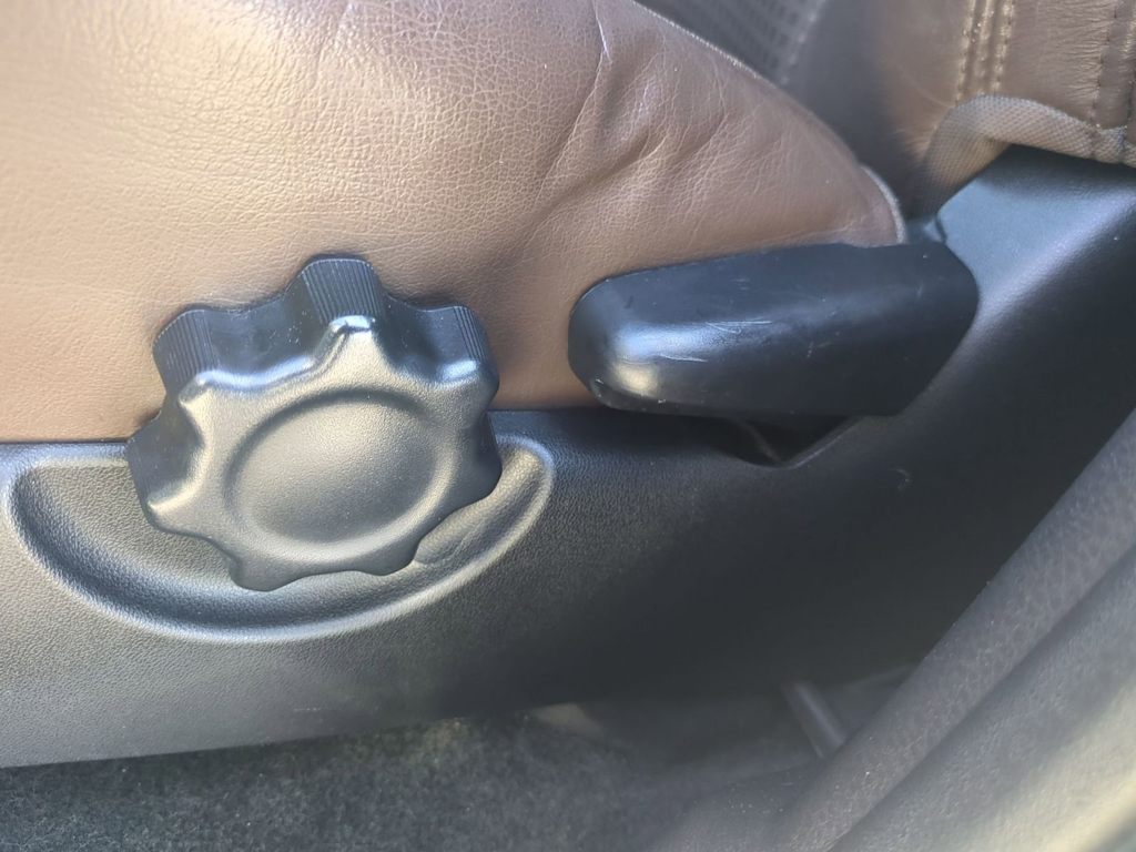 Thumbnail: 2016 Toyota Tacoma - 27