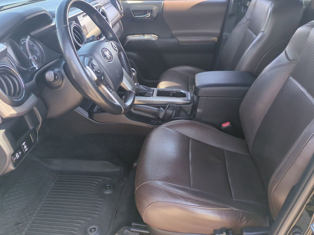 Thumbnail: 2016 Toyota Tacoma - 10