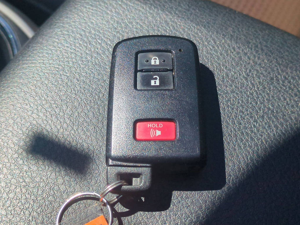 Thumbnail: 2016 Toyota Tacoma - 18