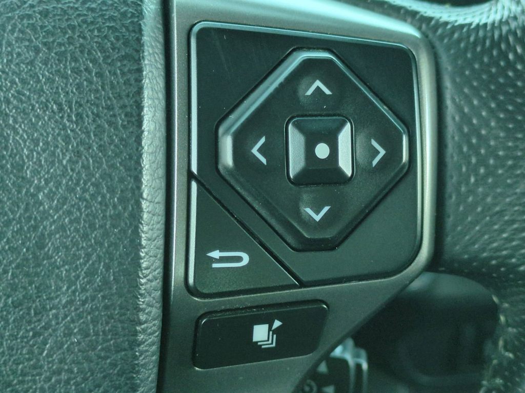 Thumbnail: 2016 Toyota Tacoma - 32