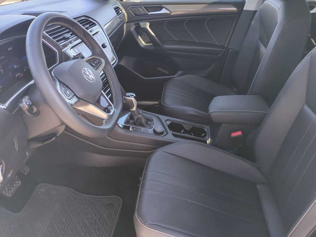 Thumbnail: 2023 Volkswagen Tiguan - 10