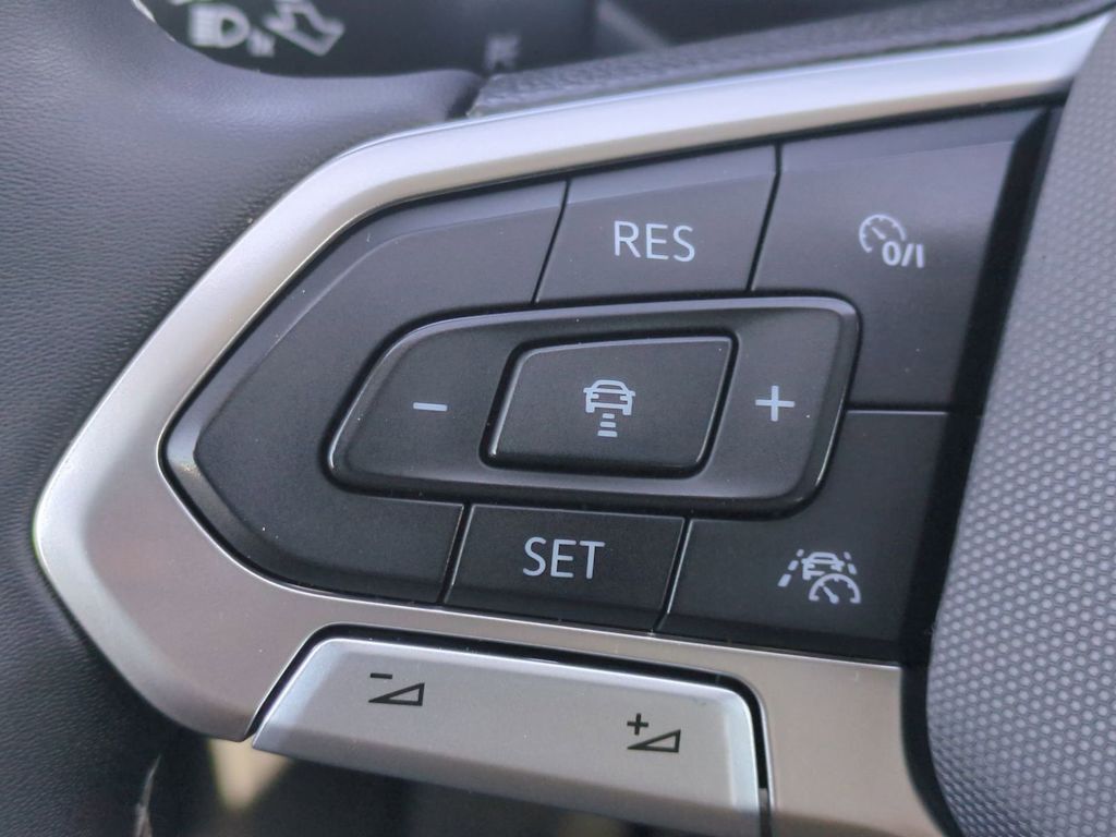 Thumbnail: 2023 Volkswagen Tiguan - 31