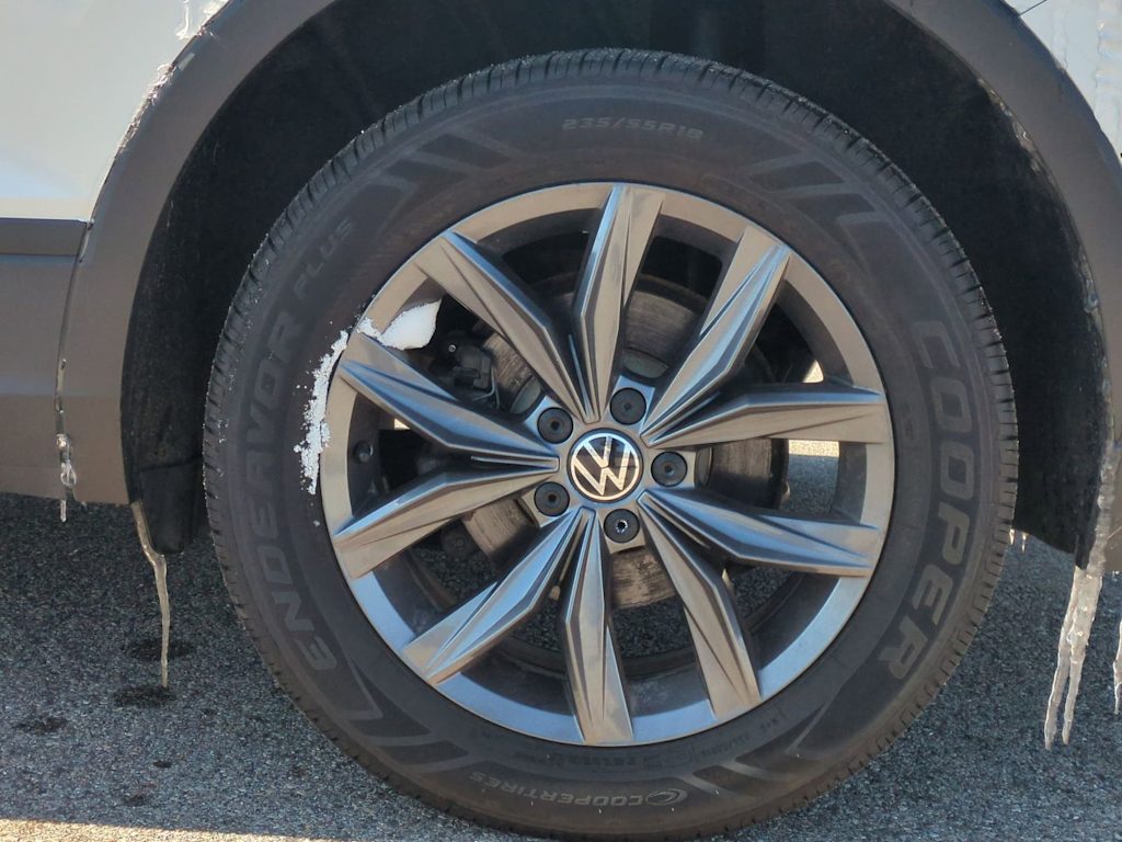 Thumbnail: 2023 Volkswagen Tiguan - 8