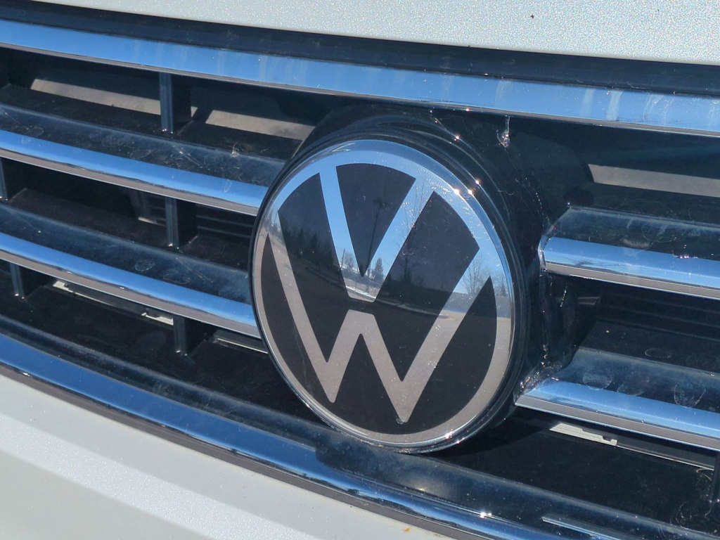 Thumbnail: 2023 Volkswagen Tiguan - 7