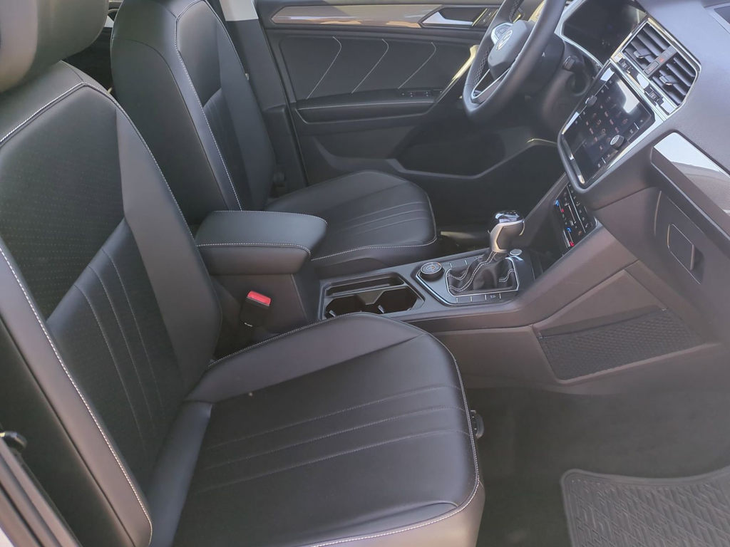 Thumbnail: 2023 Volkswagen Tiguan - 11