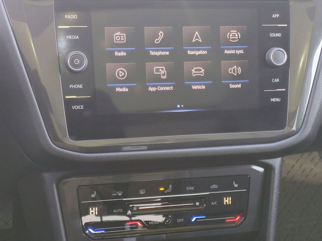 Thumbnail: 2023 Volkswagen Tiguan - 14