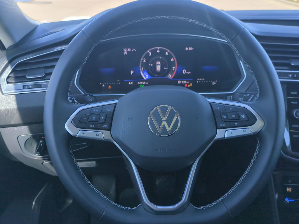 Thumbnail: 2023 Volkswagen Tiguan - 13