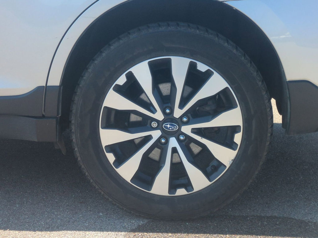 Thumbnail: 2015 Subaru Outback - 8