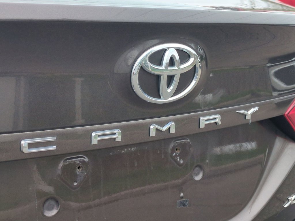 Thumbnail: 2018 Toyota Camry - 25