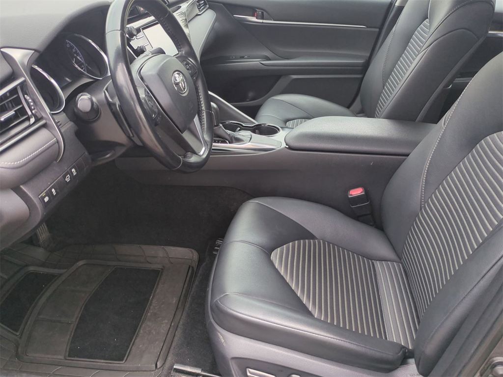 Thumbnail: 2019 Toyota Camry - 10