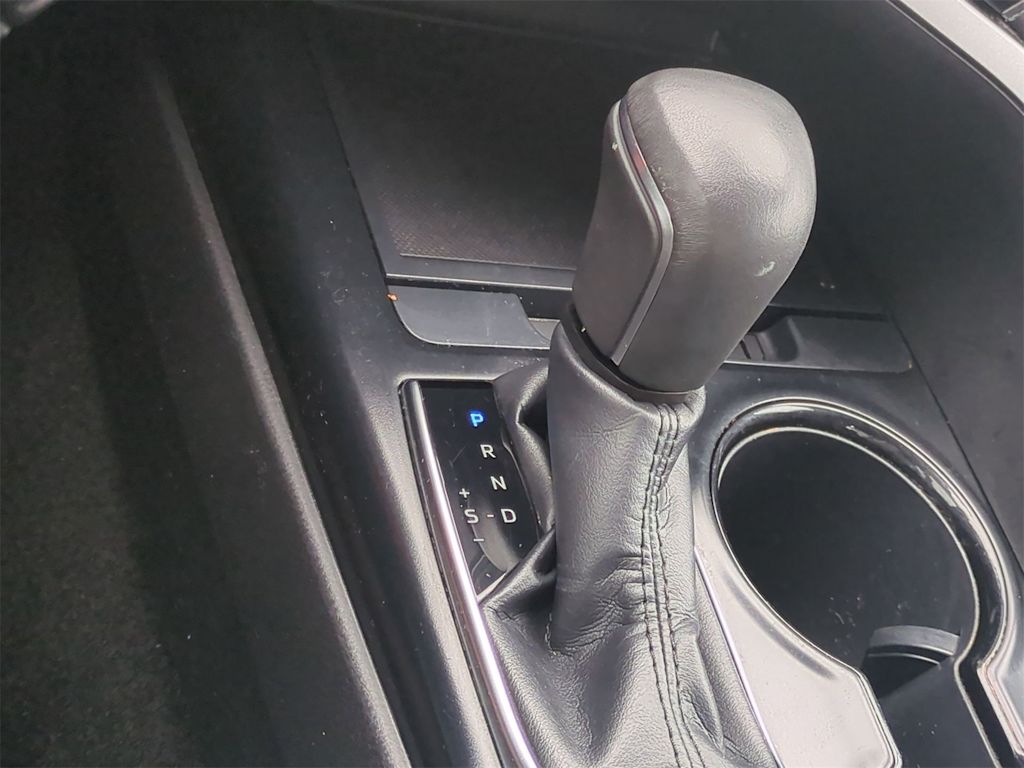 Thumbnail: 2019 Toyota Camry - 15