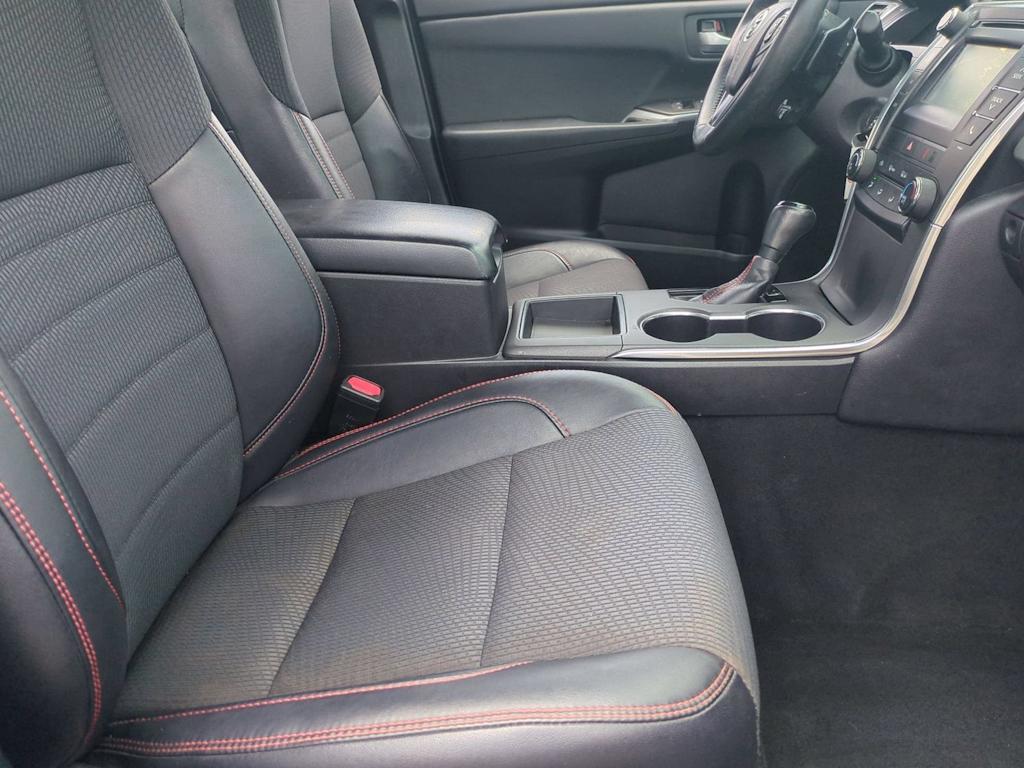 Thumbnail: 2016 Toyota Camry - 11