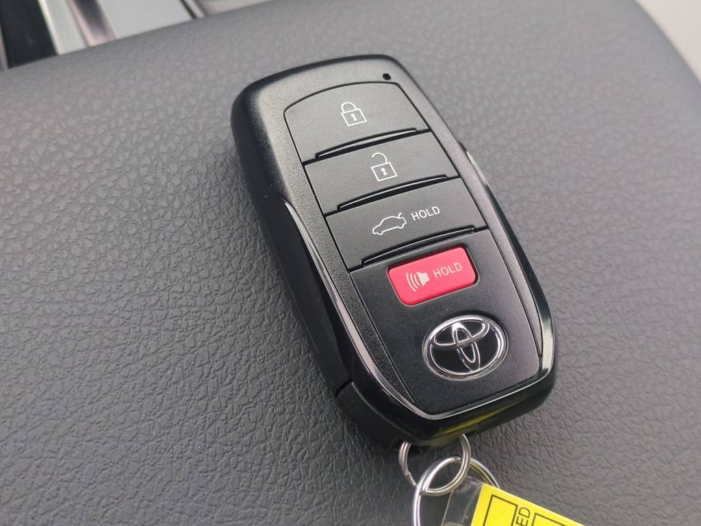 Thumbnail: 2026 Toyota Camry - 18