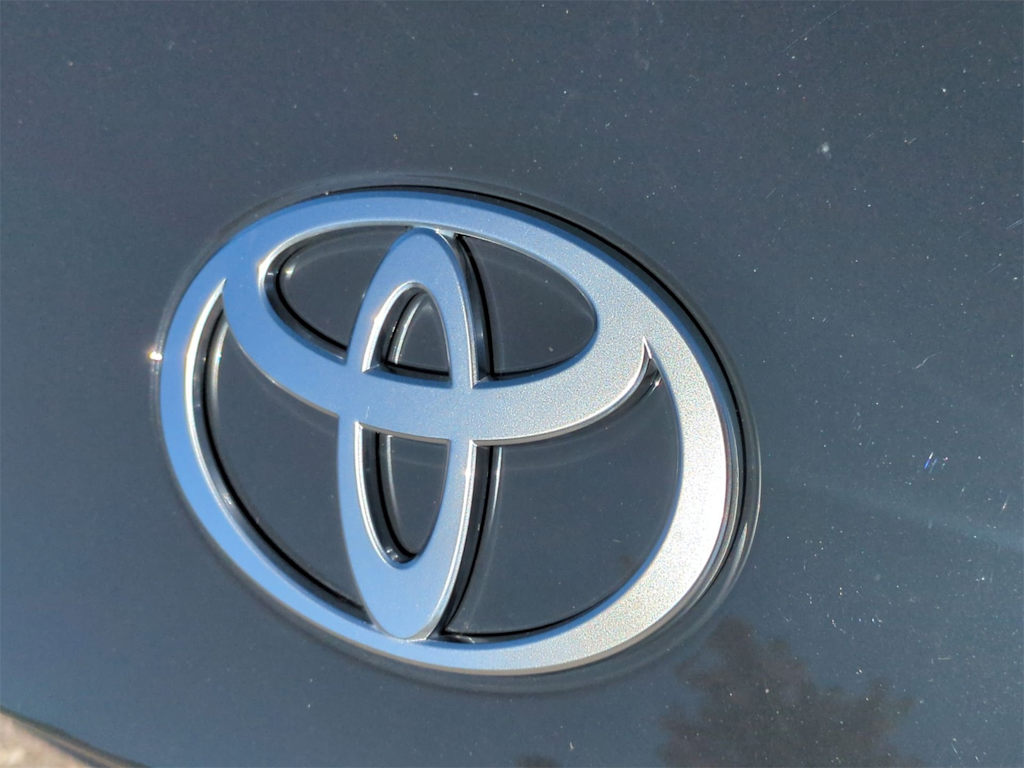 Thumbnail: 2025 Toyota Camry - 8