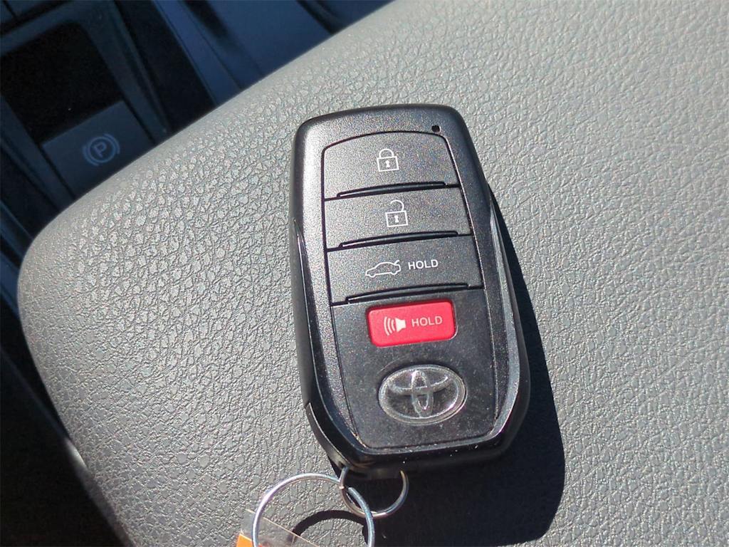 Thumbnail: 2025 Toyota Camry - 19