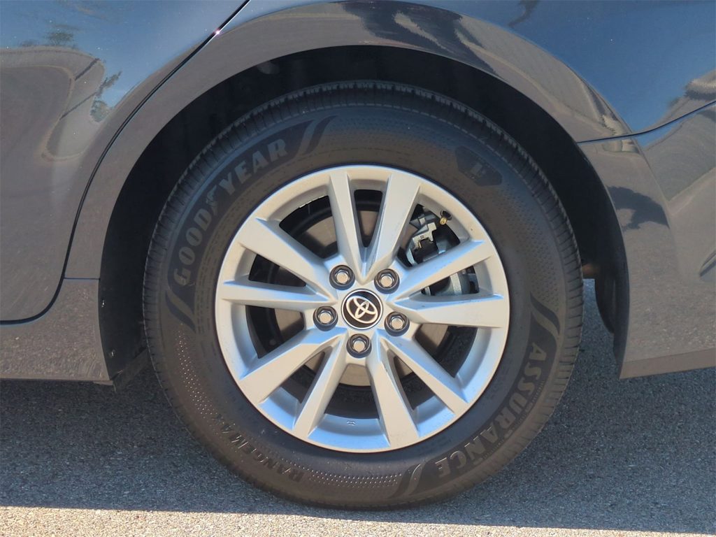 Thumbnail: 2025 Toyota Camry - 9