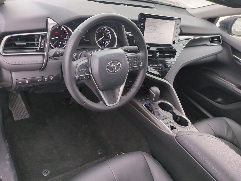 2024 Toyota Camry XLE 2