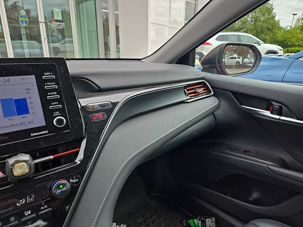 Thumbnail: 2022 Toyota Camry - 10