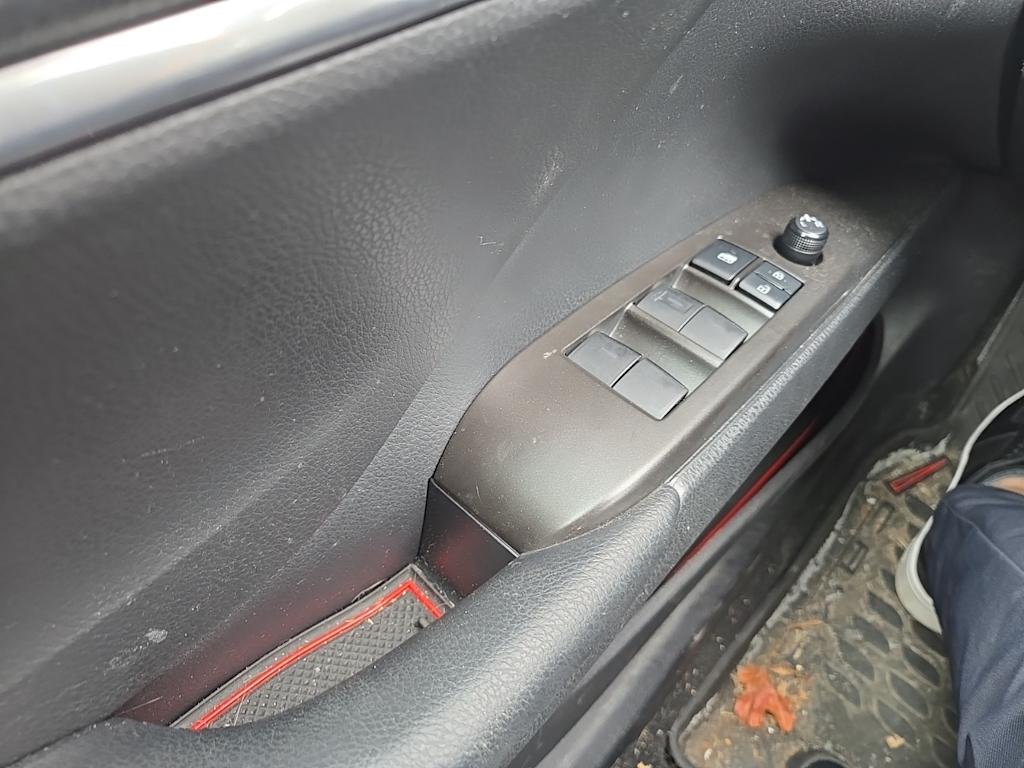 Thumbnail: 2022 Toyota Camry - 12