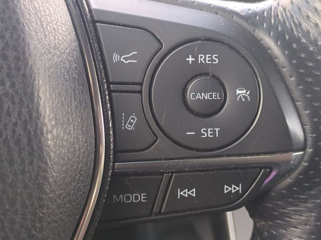 Thumbnail: 2021 Toyota Avalon - 30