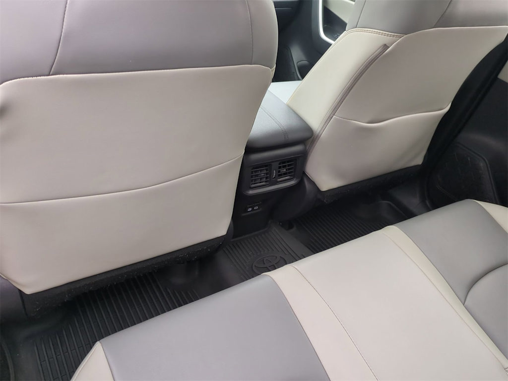 Thumbnail: 2023 Toyota RAV4 - 27