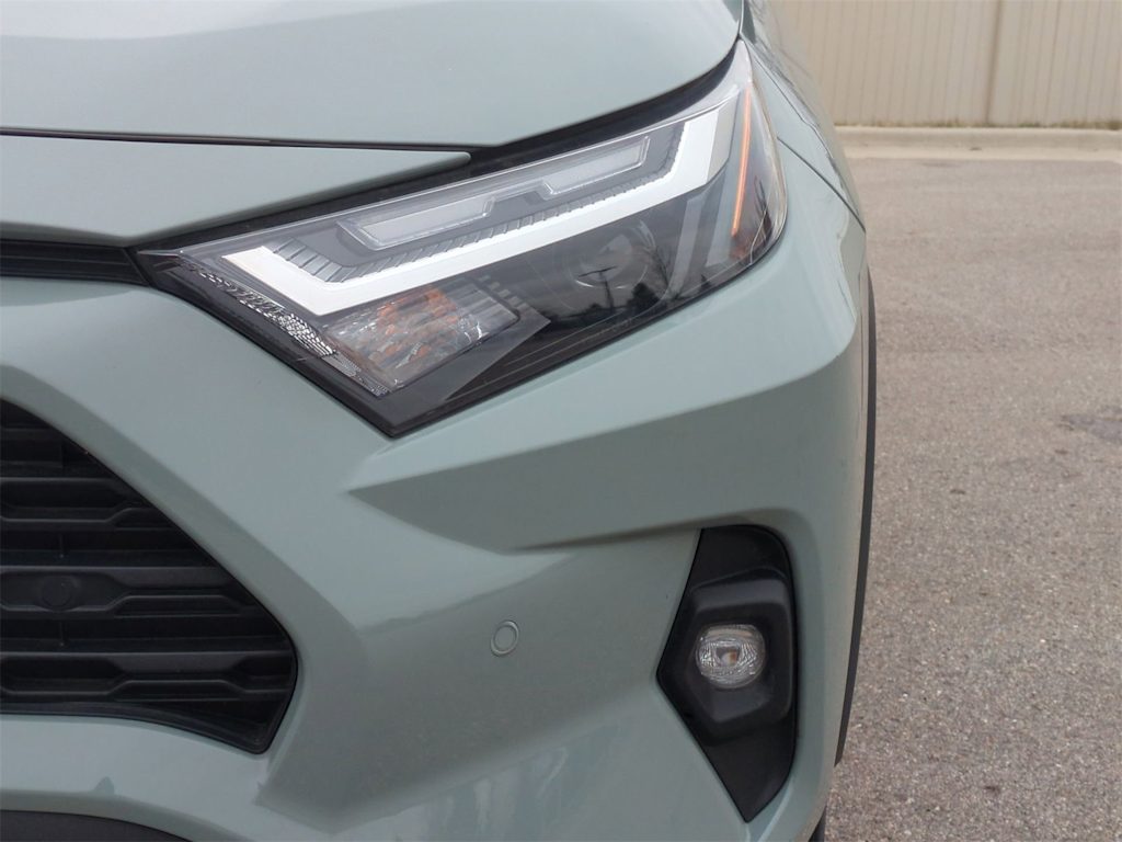 Thumbnail: 2023 Toyota RAV4 - 24