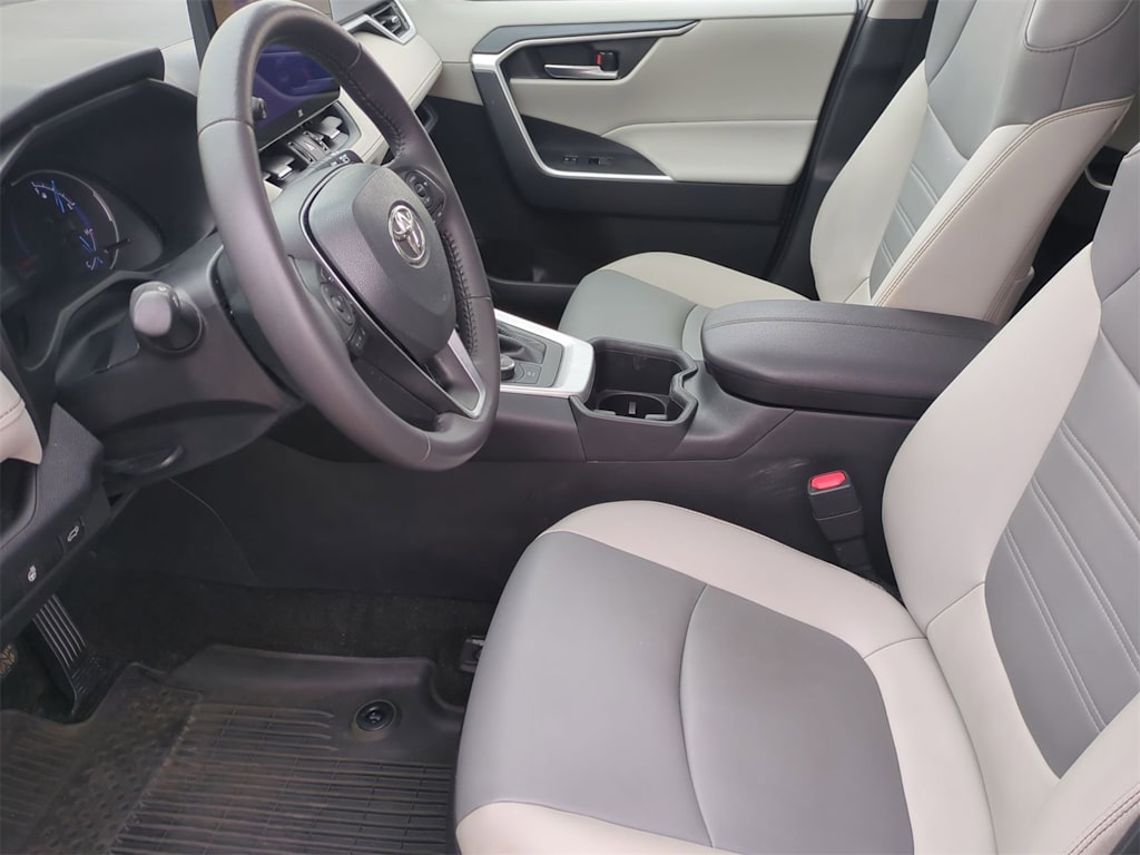 Thumbnail: 2023 Toyota RAV4 - 10