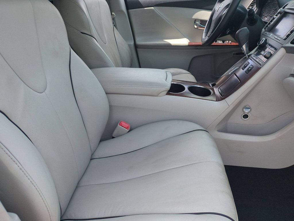Thumbnail: 2012 Toyota Venza - 11