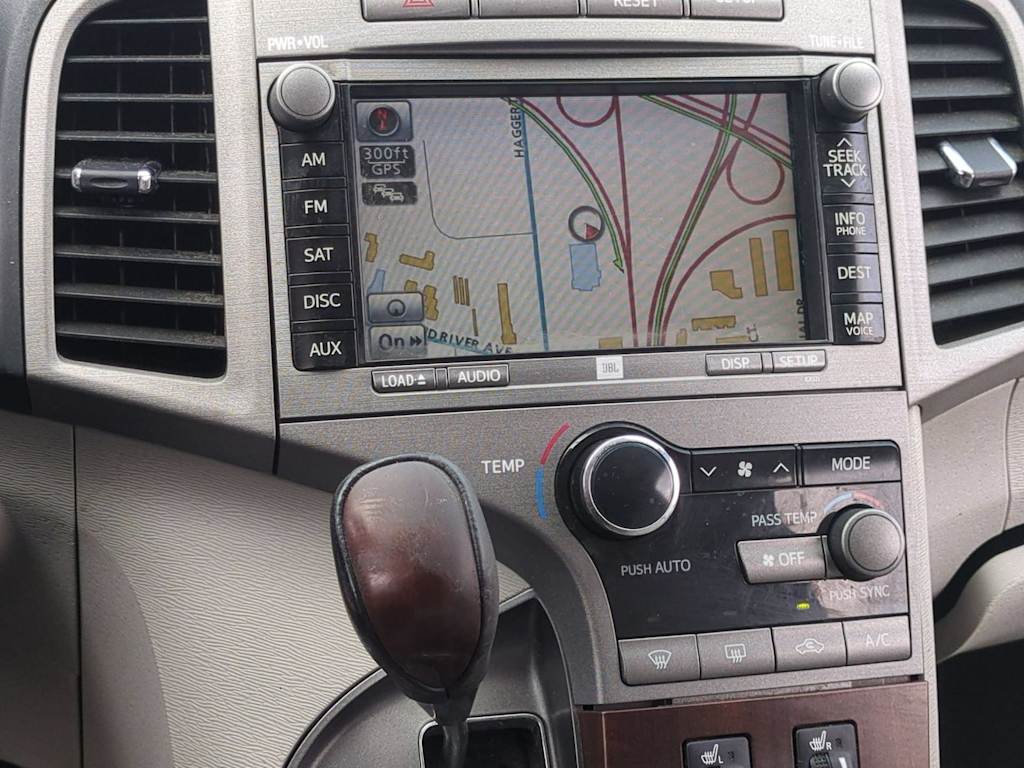 Thumbnail: 2012 Toyota Venza - 14