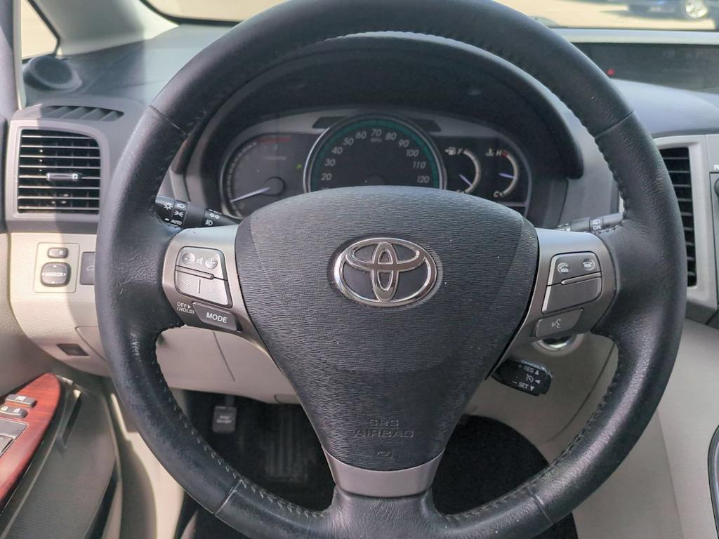 Thumbnail: 2012 Toyota Venza - 13