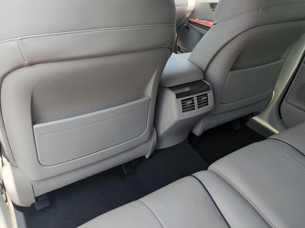 Thumbnail: 2012 Toyota Venza - 26
