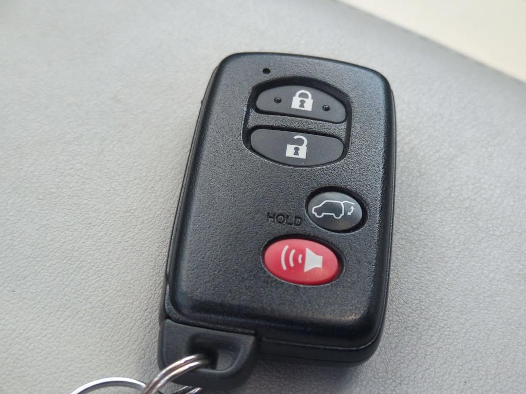 Thumbnail: 2012 Toyota Venza - 17